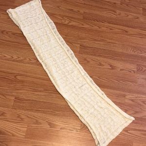 Cream knit scarf, comfy and stretch material